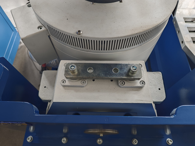 垂直+水平振動(dòng)試驗(yàn)裝置技術(shù)方案(圖3) 垂直+水平振動(dòng)試驗(yàn)裝置技術(shù)方案(圖3)